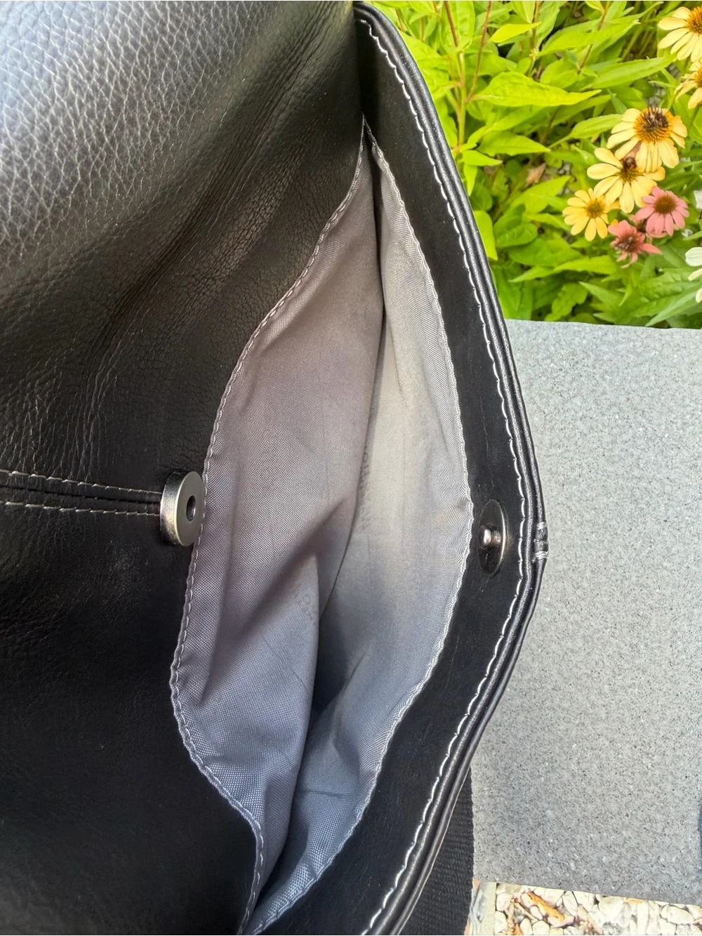 Kenneth Cole Reaction Black Leather Messenger Bag 11”X11”